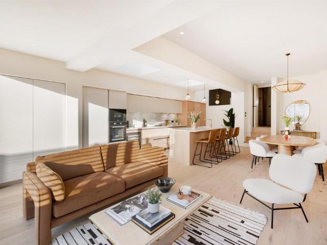 House for sale in North Kensington, Greater London