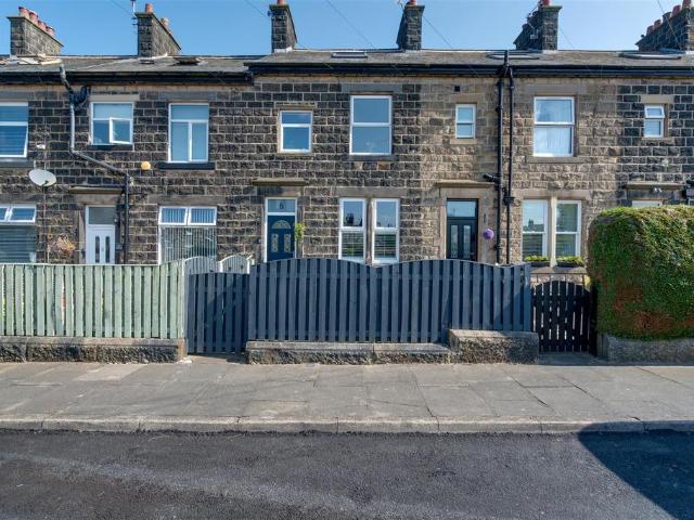 House for sale in Rufford Park, Yeadon