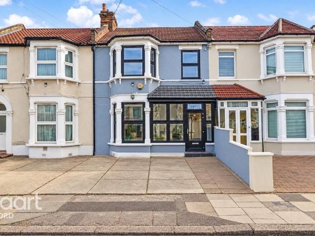 House for sale in London Borough of Redbridge, Greater London