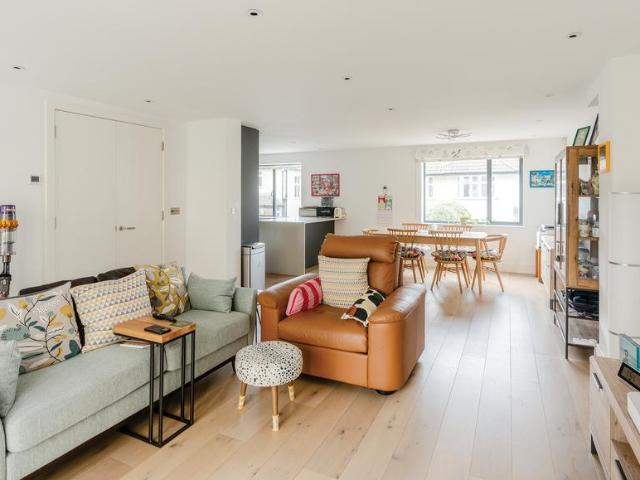 House for sale in Feckenham, City Of Bristol