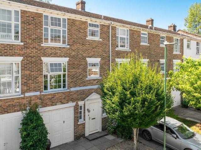 House for sale in Littlecote, West Sussex