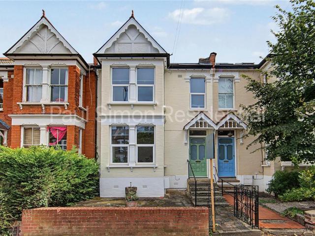 House for sale in New Southgate, Greater London