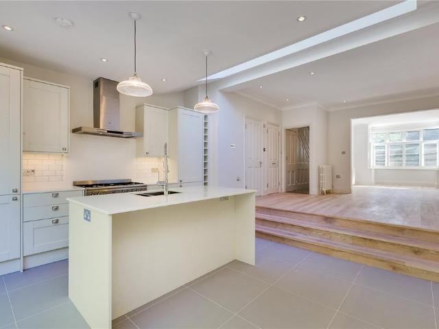 House for sale in Fulham, Sands End