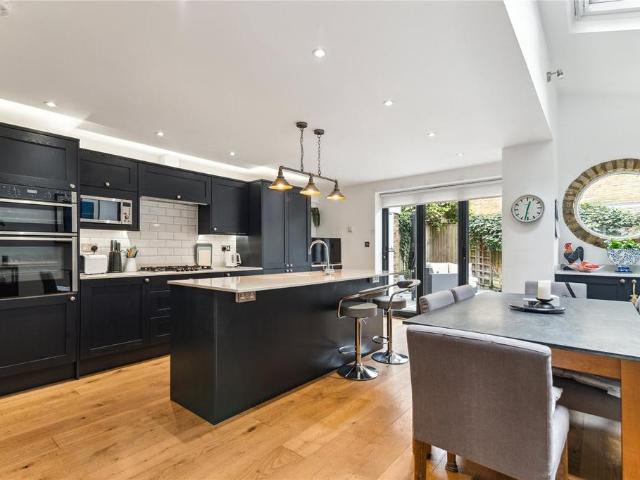 House for sale in Balham, Greater London