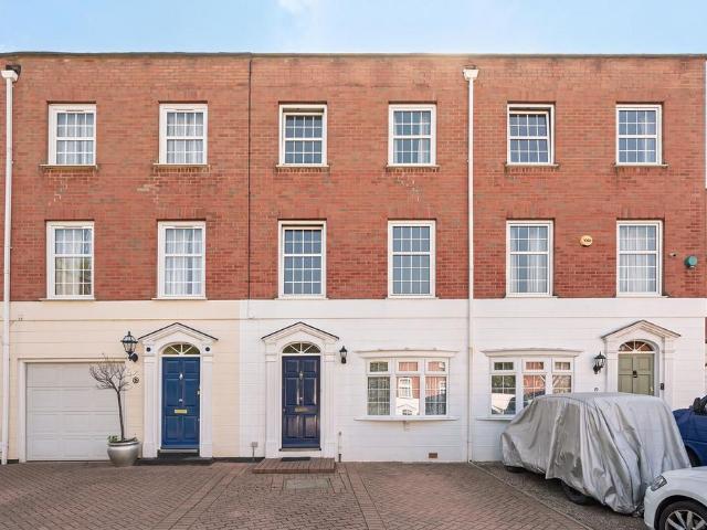 House for sale in London Borough of Barnet, Greater London
