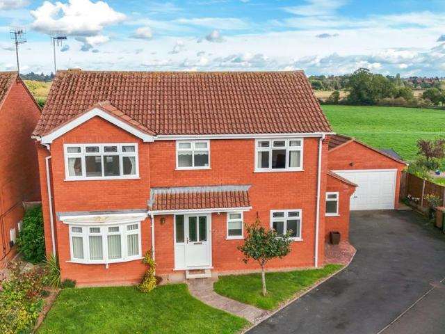 House for sale in Lower Wick, Worcester