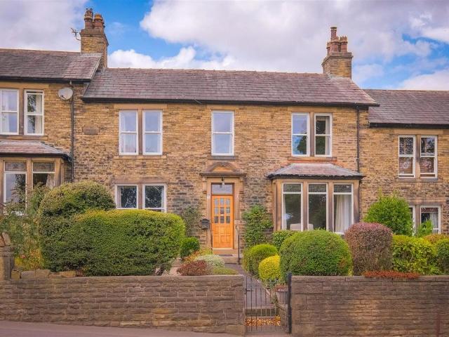 House for sale in Hipperholme, West Yorkshire