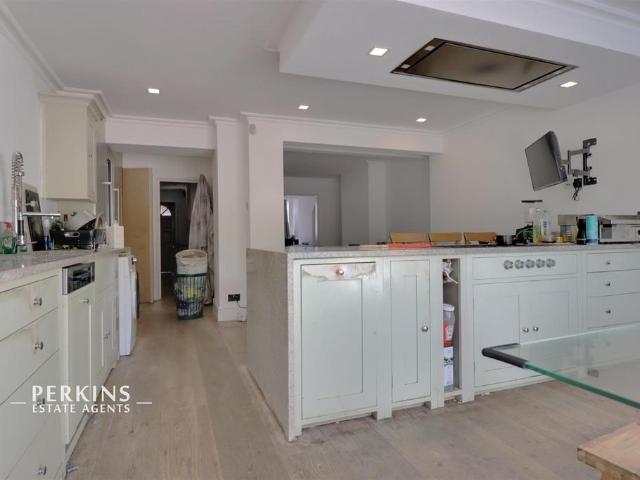 House for sale in London Borough of Ealing, Greenford