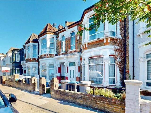 House for sale in Brondesbury Park, Greater London