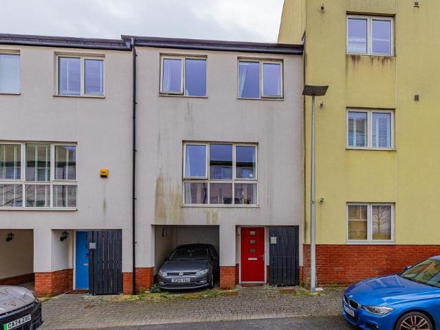 House for sale in Penarth Marina, Penarth