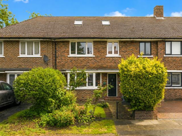 House for sale in London Borough of Merton, Mitcham