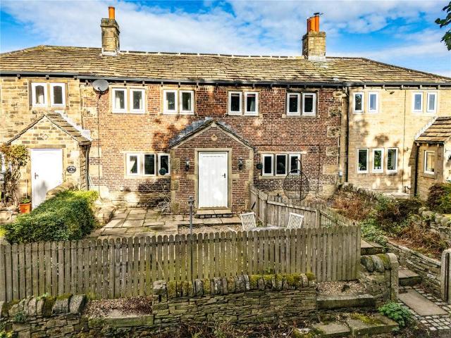 House for sale in Almondbury, West Yorkshire