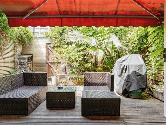 House for sale in Hoxton, Greater London