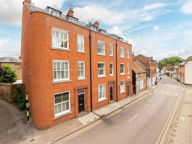 House for sale in King's Walden, Hertfordshire