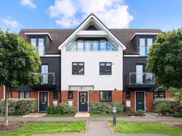 House for sale in Oxted, Hillview