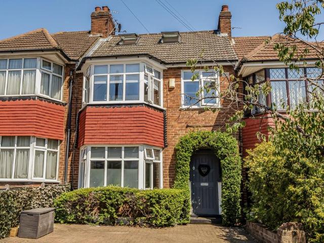 House for sale in East Barnet, Greater London
