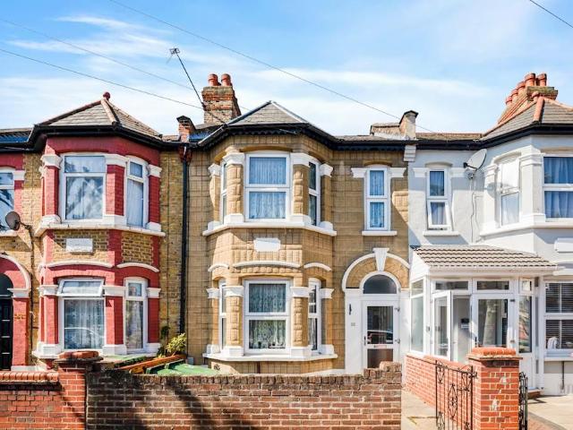 House for sale in Upton, Greater London