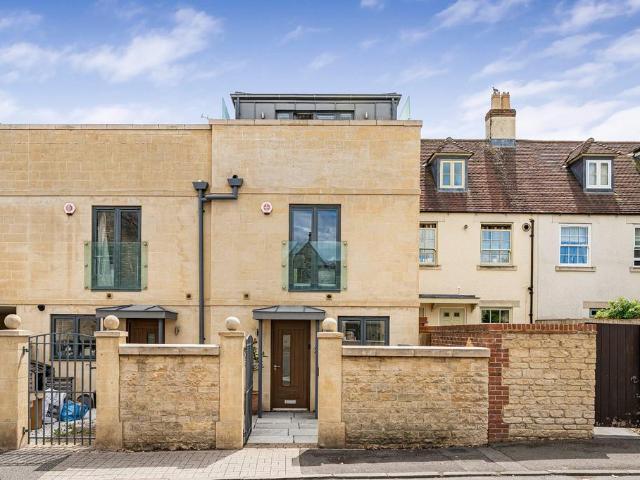 House for sale in Chesterton, Fossebridge