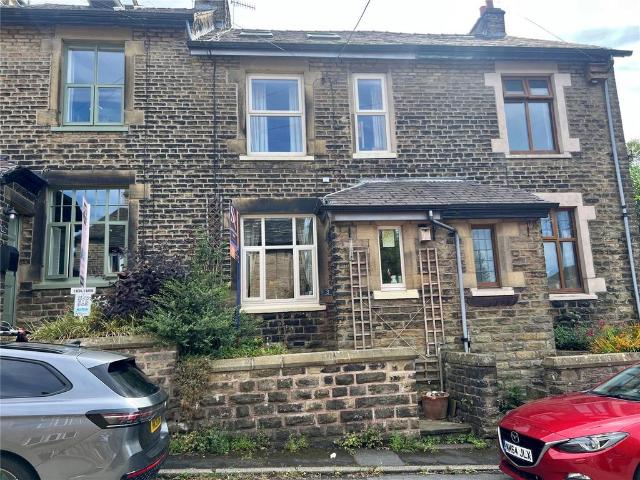 House for sale in Charlesworth, East Midlands