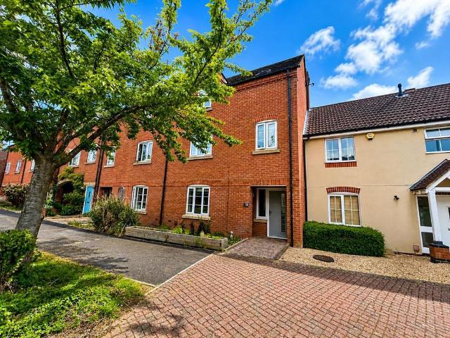 House for sale in Hampton Hargate, Peterborough