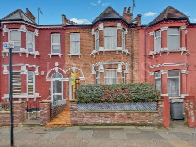 House for sale in Cricklewood, Greater London