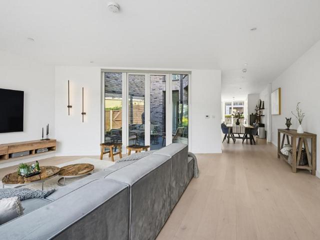 House for sale in Silvertown, Greater London