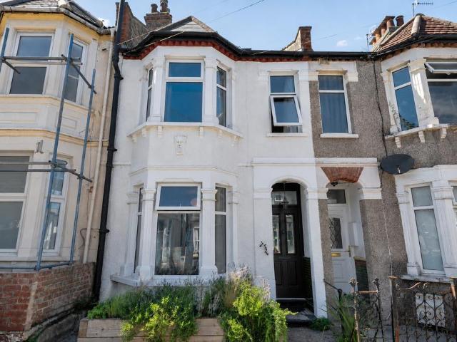House for sale in Plumstead, Greater London