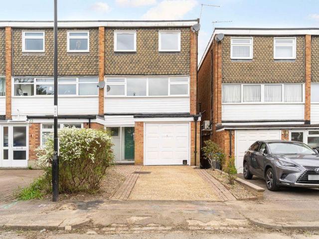 House for sale in London Borough of Croydon, Purley