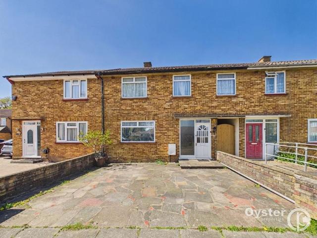 House for sale in Broadfields, Greater London