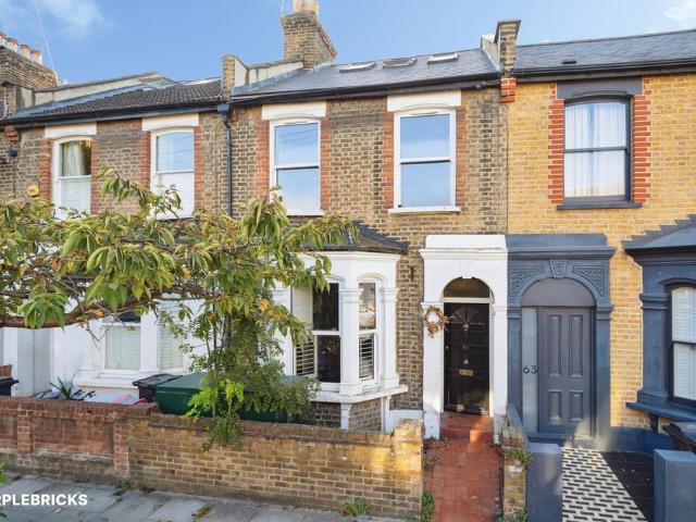 House for sale in Clapton Park, Greater London