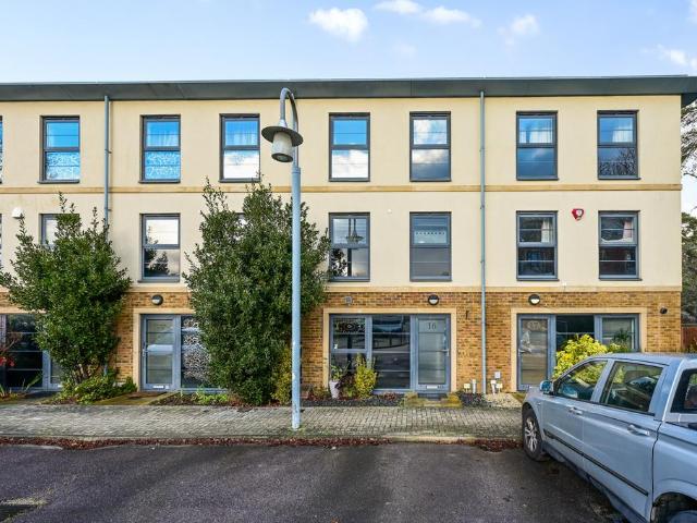 House for sale in Farnborough, Hampshire