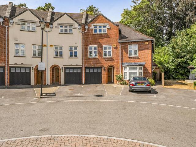 House for sale in Sleepers' Hill, Hampshire