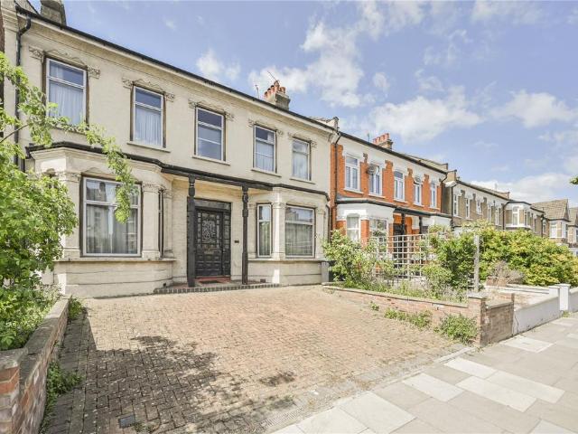 House for sale in Palmers Green, Greater London