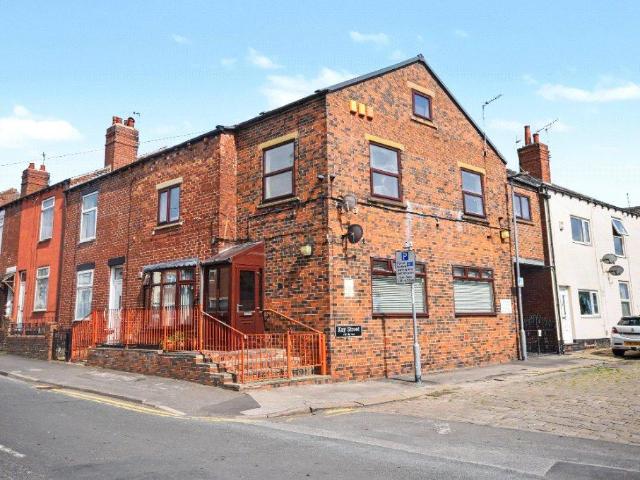House for sale in Eastmoor, West Yorkshire