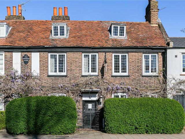 House for sale in Strawberry Hill, Greater London