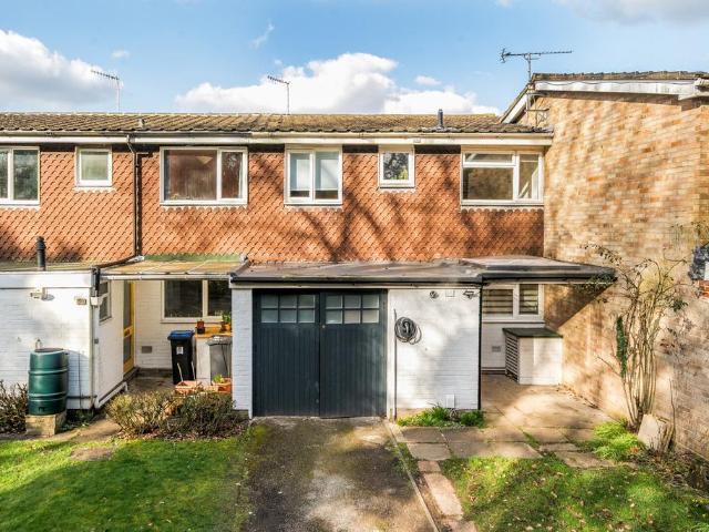 House for sale in Byfleet, Woking