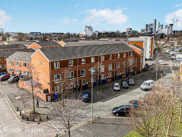 House for sale in Georgia, Greater Manchester