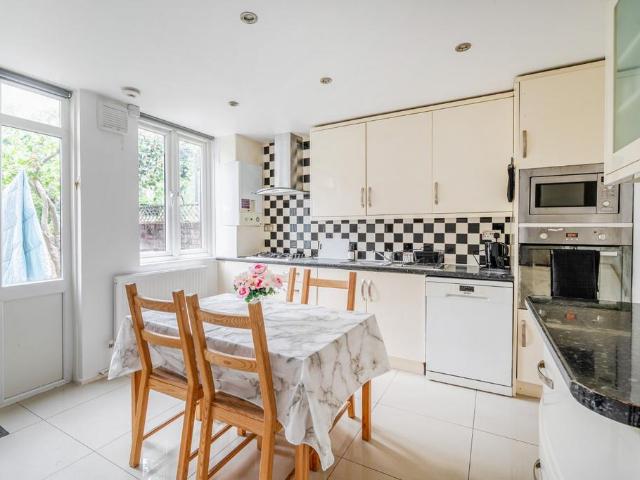 House for sale in Walworth, Greater London
