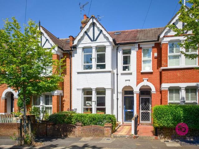 House for sale in Finchley, Greater London