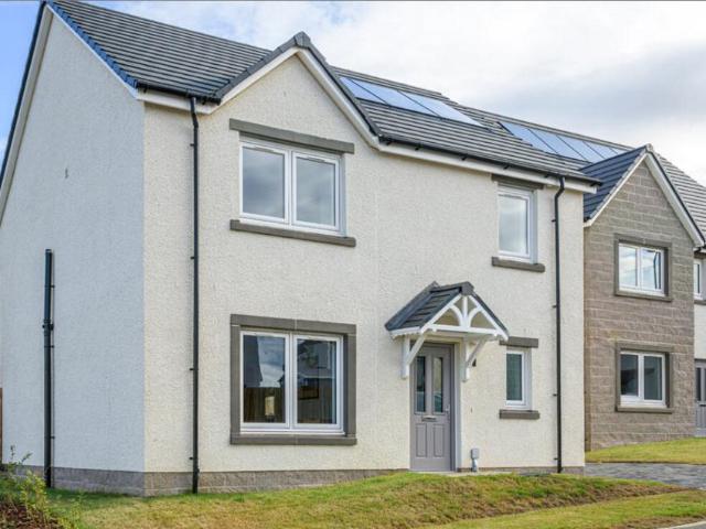 House for sale in Pathhead, Scotland