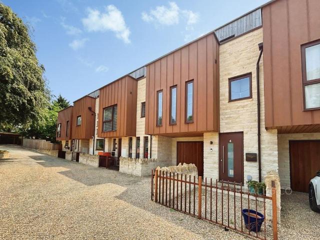 House for sale in Sixways, Golden Valley