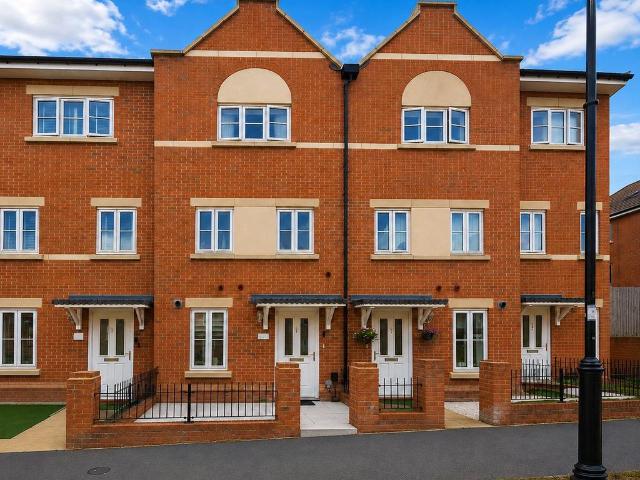House for sale in Aldershot, Hampshire