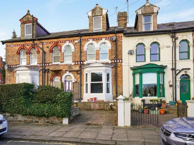 House for sale in Broomfield, South Yorkshire