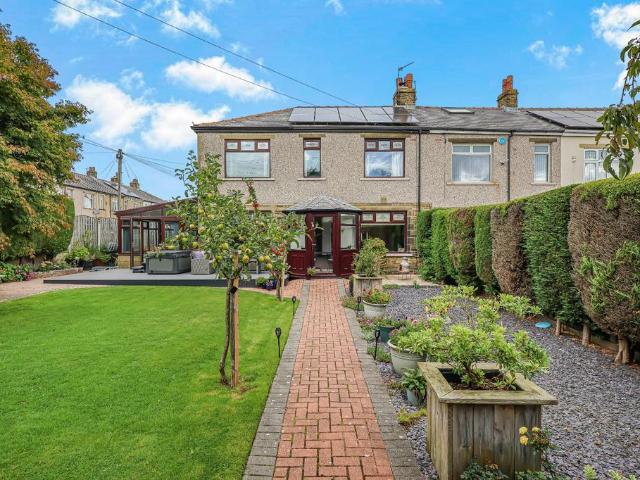 House for sale in Slack Side, West Yorkshire