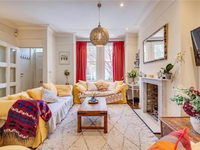 House for sale in West Kensington, Greater London