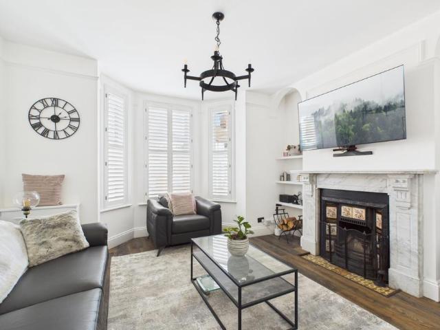House for sale in Leighton-Linslade, Leighton Buzzard