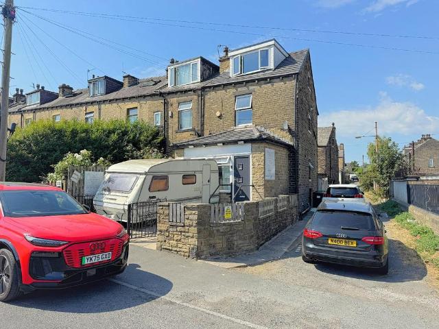 House for sale in Slack Side, West Yorkshire