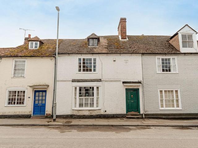 House for sale in Oad Street, Kent