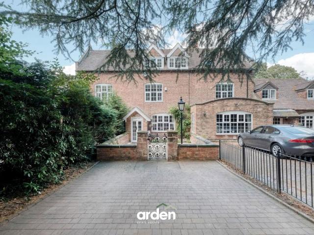 House for sale in Lydiate Ash, Bromsgrove