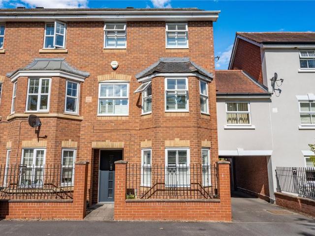 House for sale in Stoke Pound, Bromsgrove